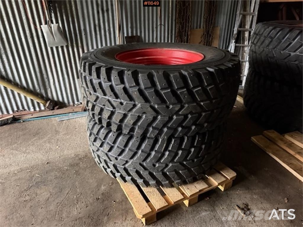 Nokian TRI 2 540/65 R30 og 650/65 R42. Övriga