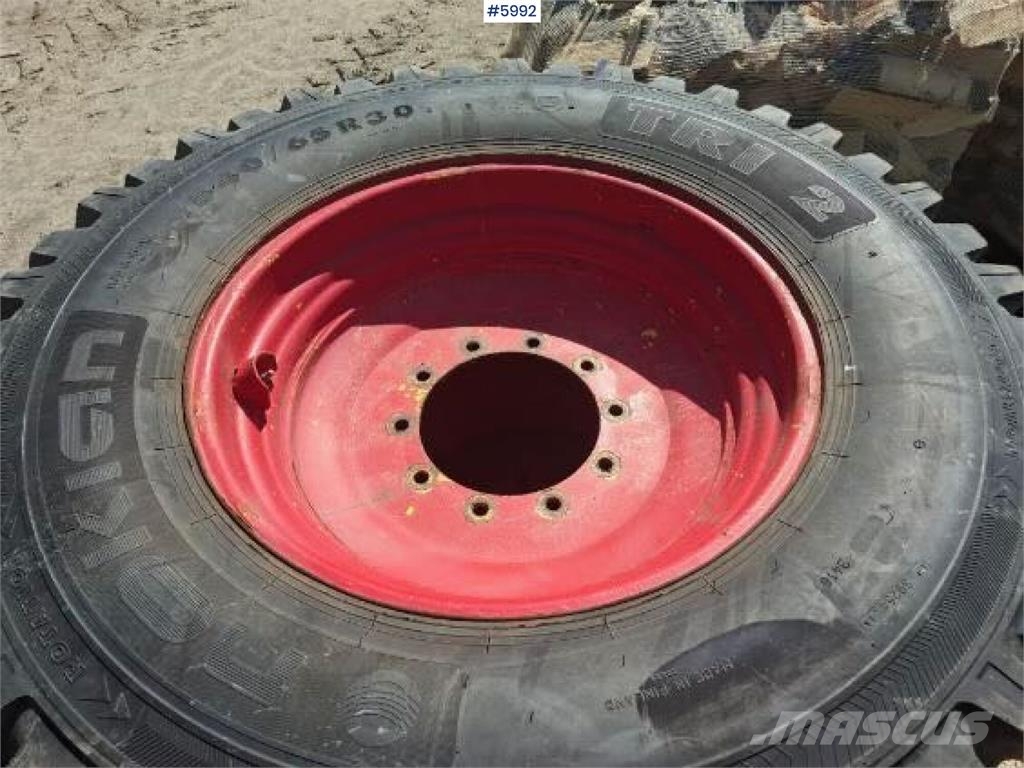 Nokian TRI2 2stk dekk på felg 540/65R30 مكونات أخرى
