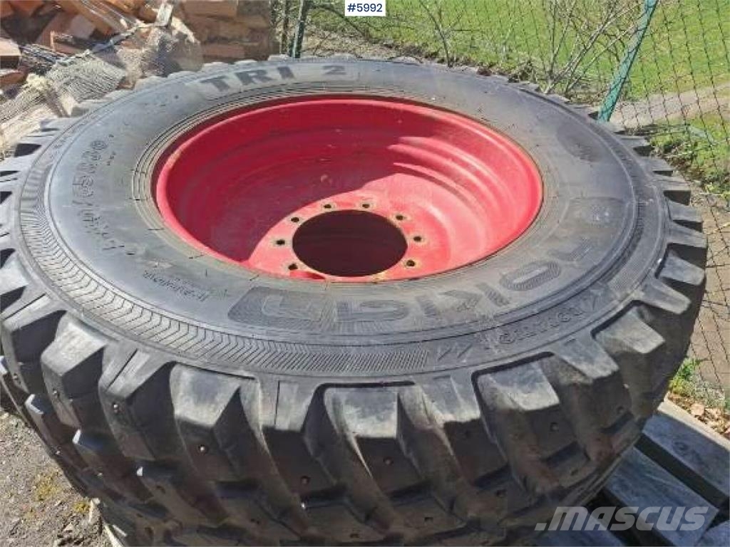 Nokian TRI2 2stk dekk på felg 540/65R30 مكونات أخرى