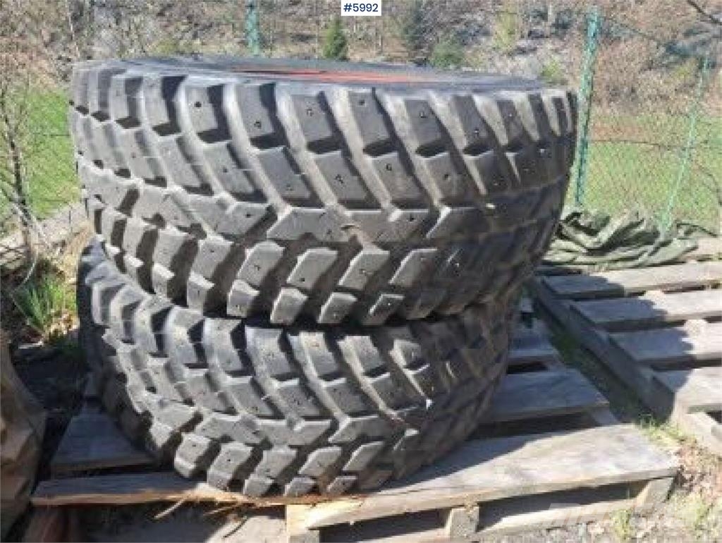 Nokian TRI2 2stk dekk på felg 540/65R30 مكونات أخرى