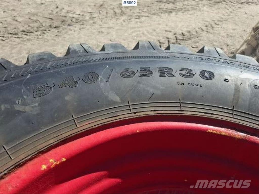 Nokian TRI2 2stk dekk på felg 540/65R30 مكونات أخرى