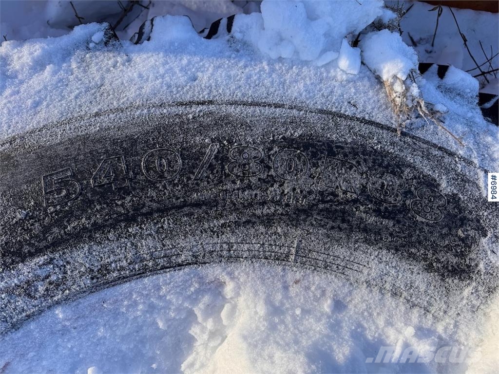 Nokian Vinterdekk m/ felg og pigg. Otros componentes