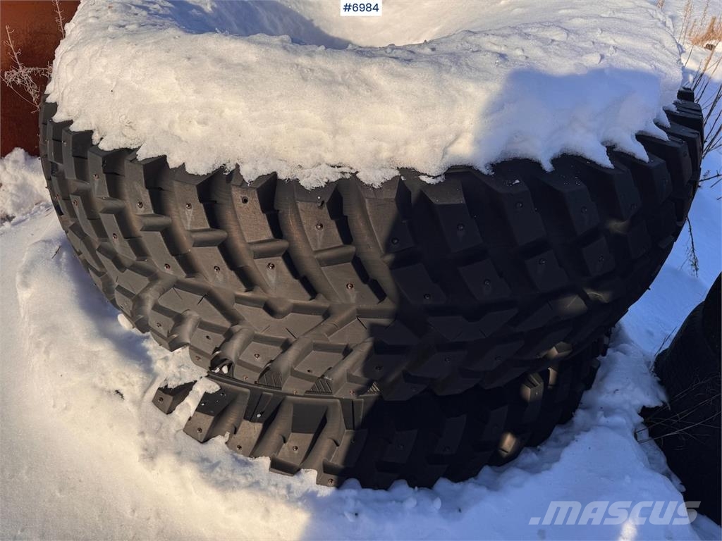 Nokian Vinterdekk m/ felg og pigg. Otros componentes