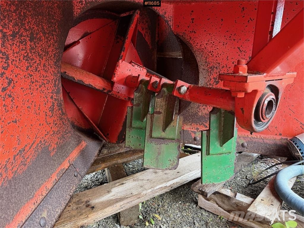 Orkel Snøfreser Snow blades and plows