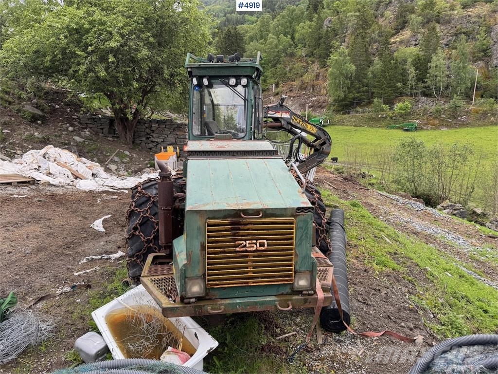  Øsa 250 Cosechadoras