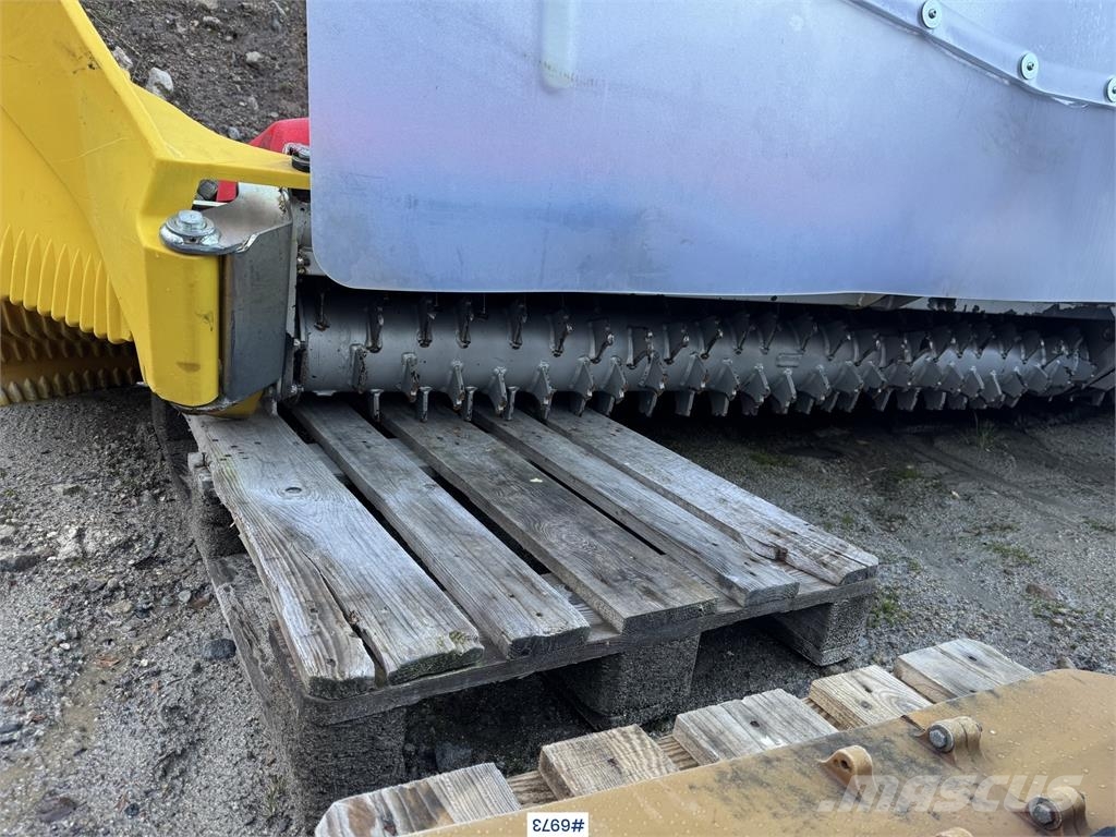 Pisten Bully 600 Schneeschilde und -pflüge