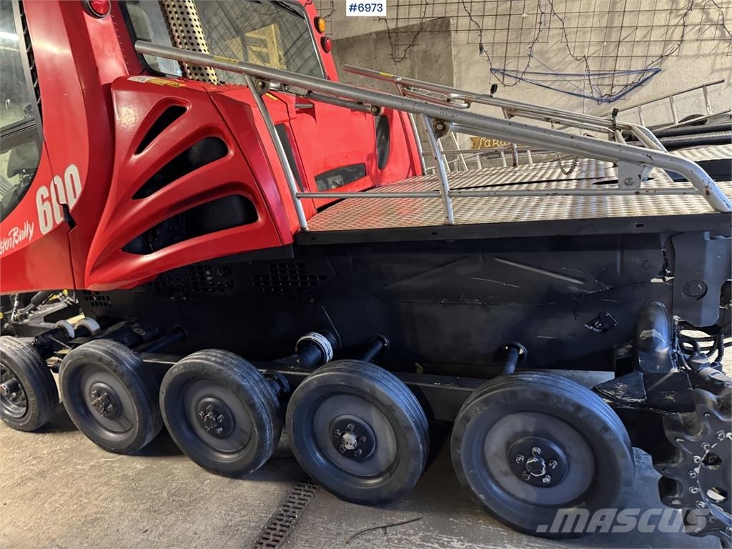 Pisten Bully 600 Schneeschilde und -pflüge