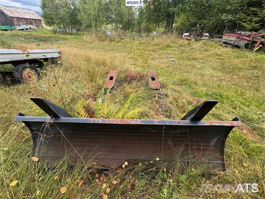 Skjær - Brukt på lastbærer Snow blades and plows