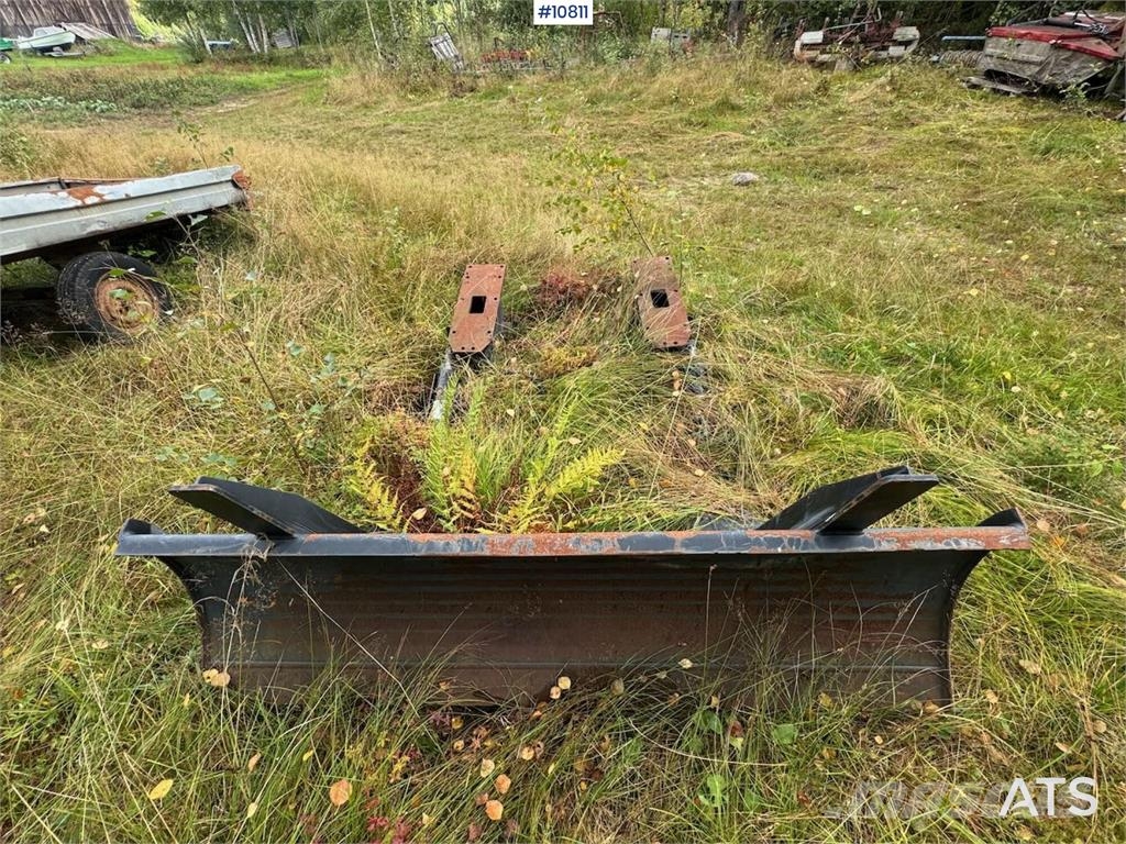 Skjær - Brukt på lastbærer Snow blades and plows