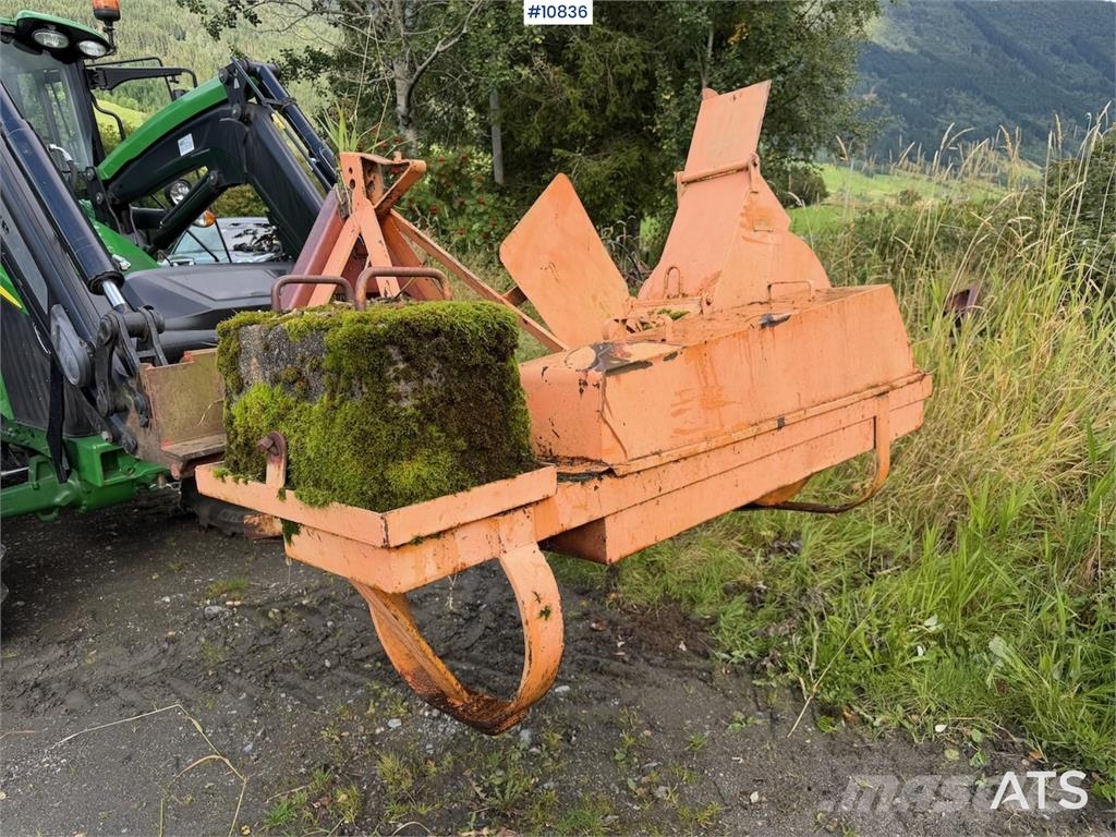 Sørumfres kantfres Snow blades and plows