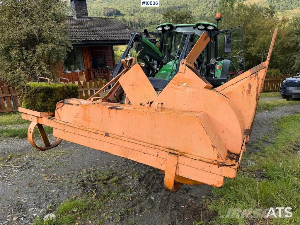 Sørumfres kantfres Snow blades and plows