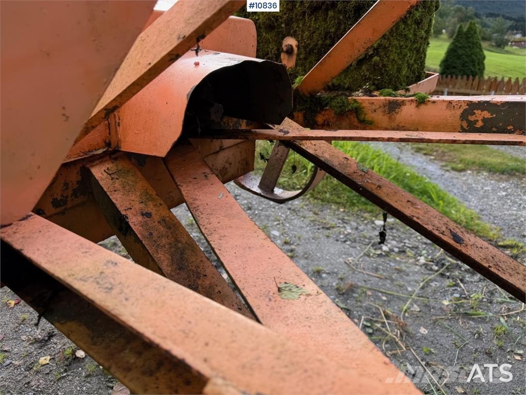 Sørumfres kantfres Snow blades and plows
