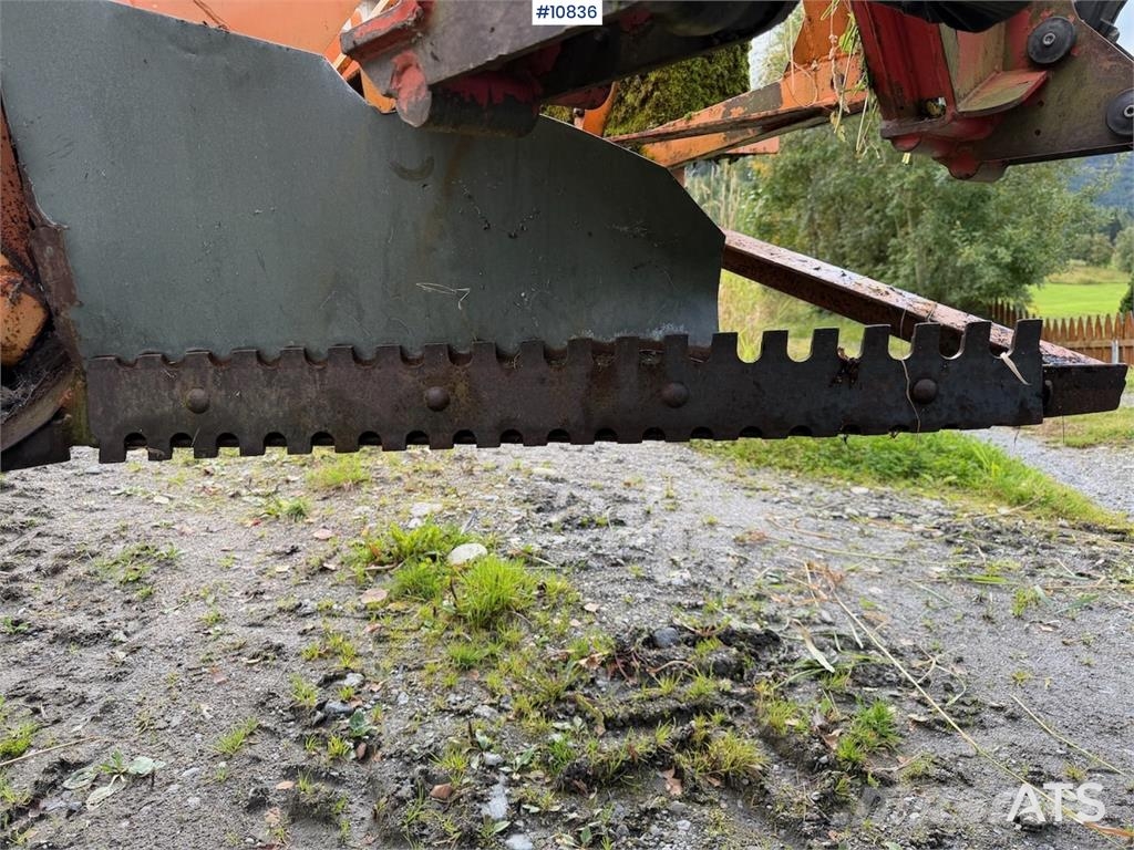Sørumfres kantfres Snow blades and plows