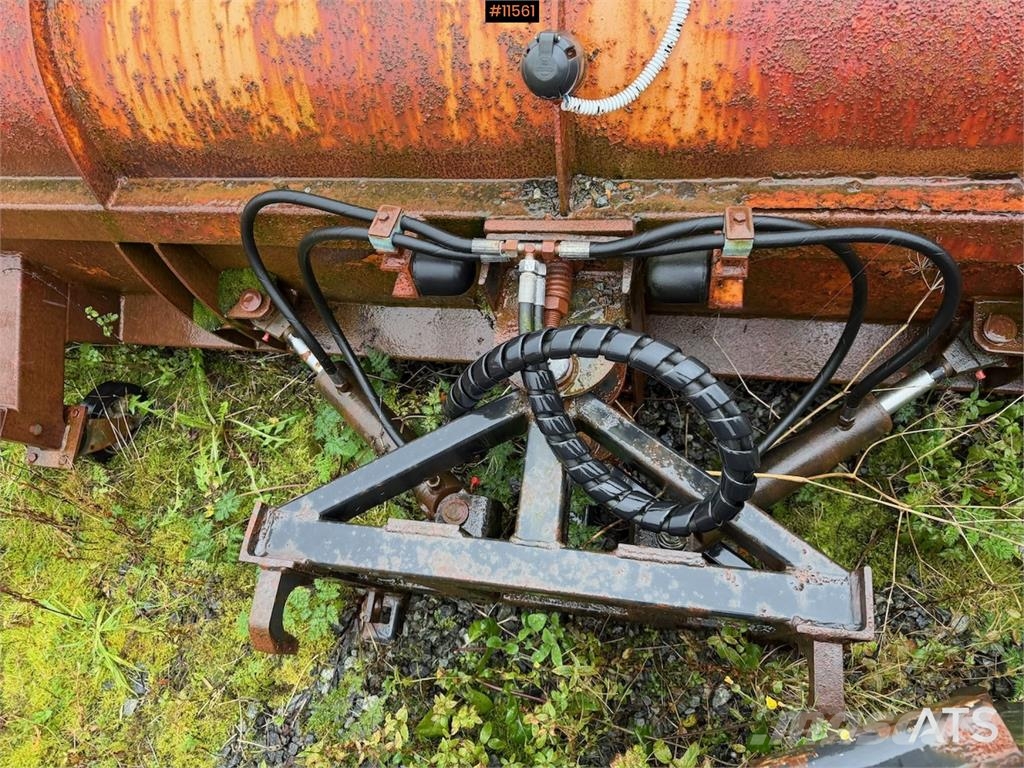 Spawex front bøyteskjær. Schneeschilde und -pflüge