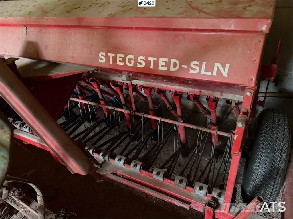 Stegsted SLN Såmaskin مثاقيب