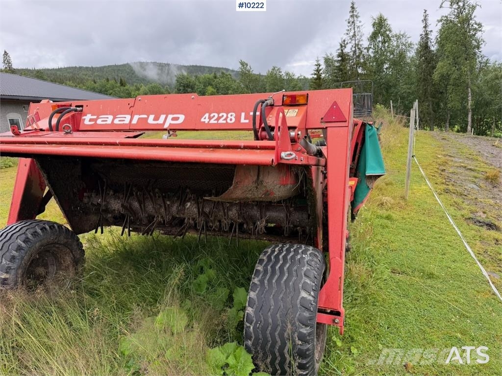 Taarup 4228 LT slåmaskin Další vyorávače, příslušenství