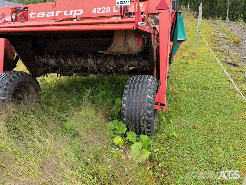 Taarup 4228 LT slåmaskin Další vyorávače, příslušenství