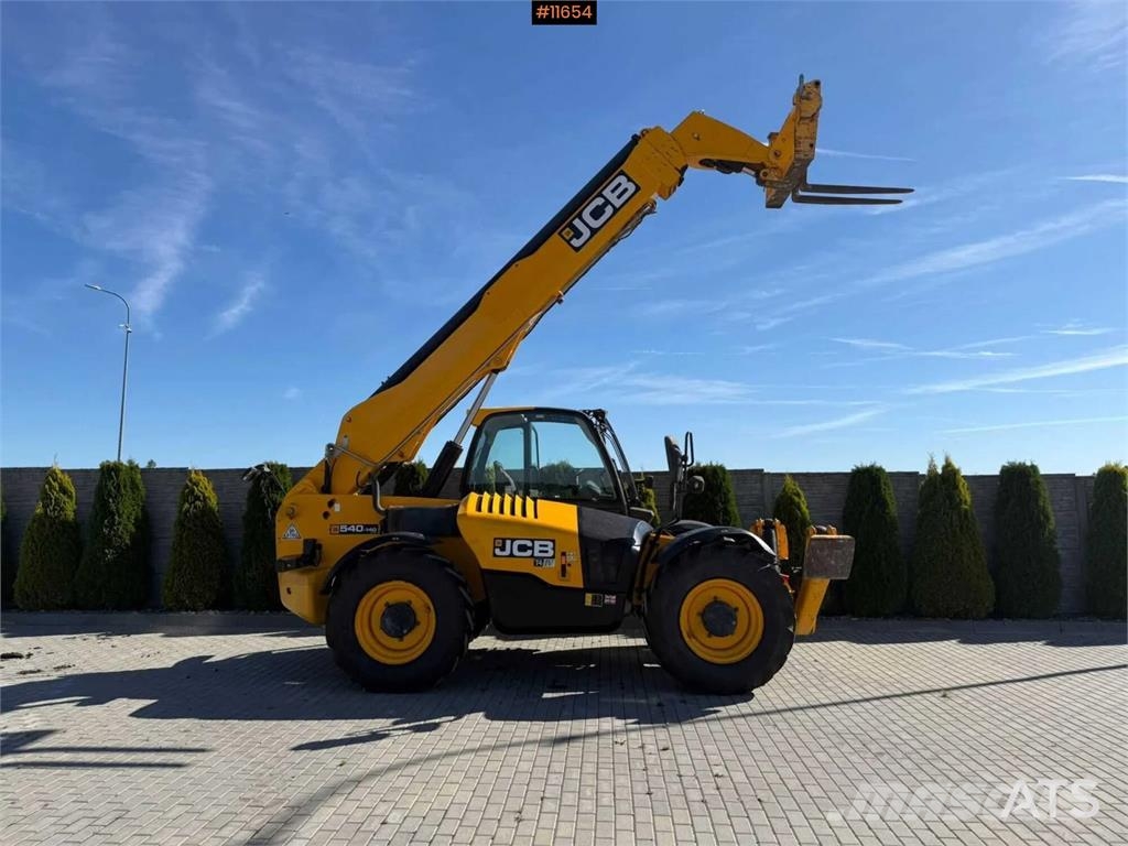  Teleskoptruck JCB 540-140 شاحنات ذات رافعات شوكية - أخرى