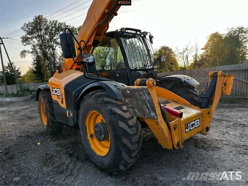  Teleskoptruck JCB 540-140 شاحنات ذات رافعات شوكية - أخرى