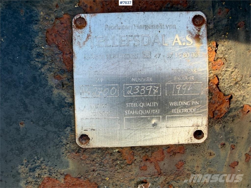 Tellefsdal V-2700 スノーブレードとプラウ