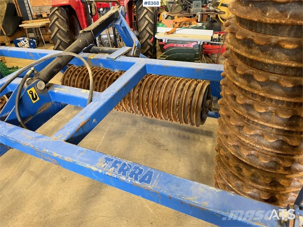 Terra Åkertrommel ماكينات وملحقات زراعة أخرى