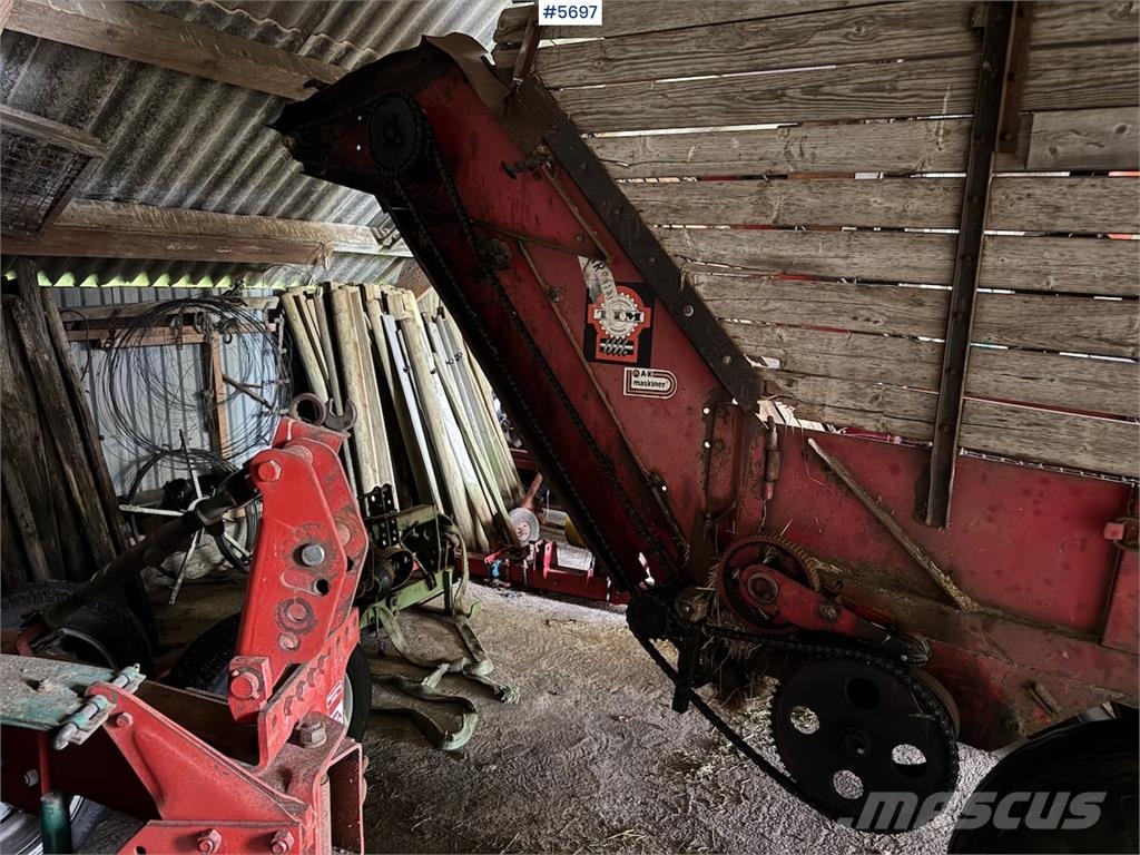 Tim Kombivogn med kastevals Muud saagikoristusmasinad