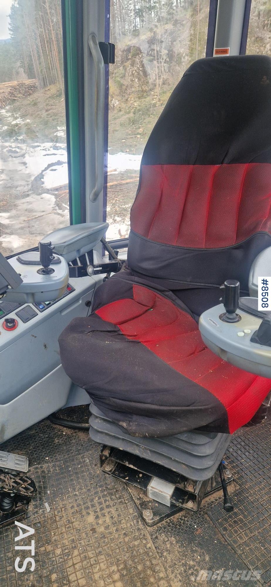 Timberjack 1110C Kuormatraktorinosturit