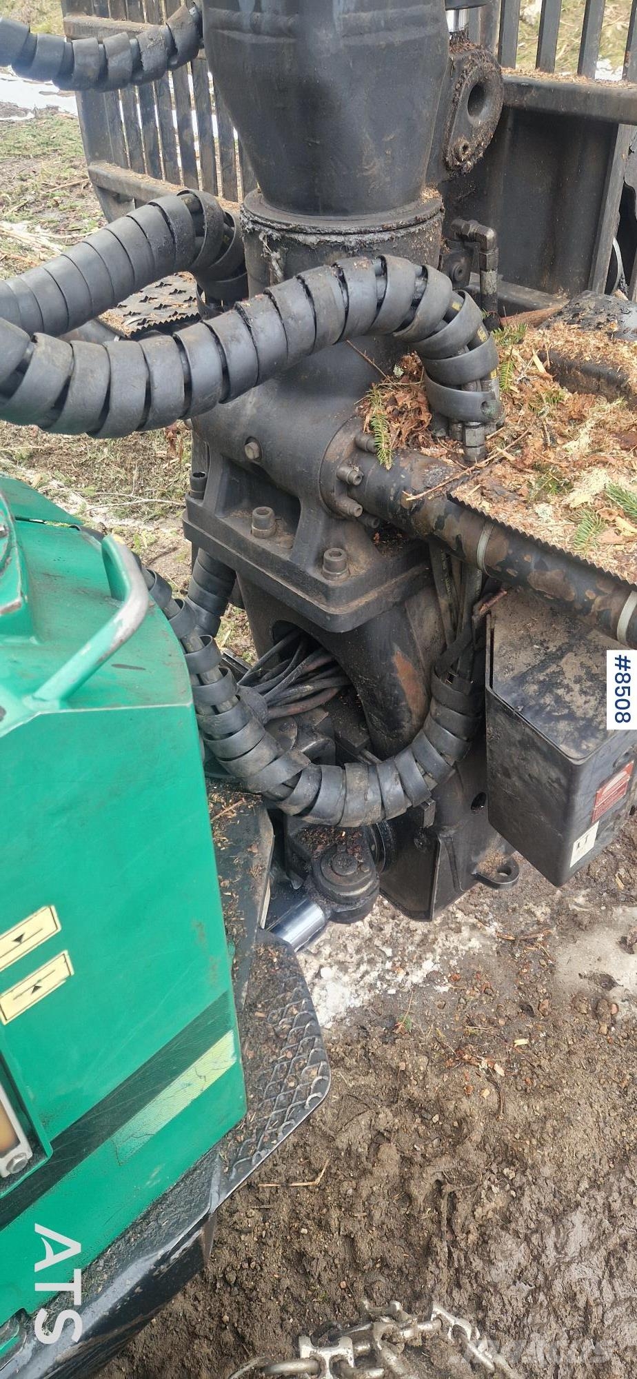 Timberjack 1110C Kuormatraktorinosturit