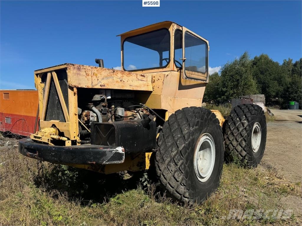 Traktor Selvbygd Tractors