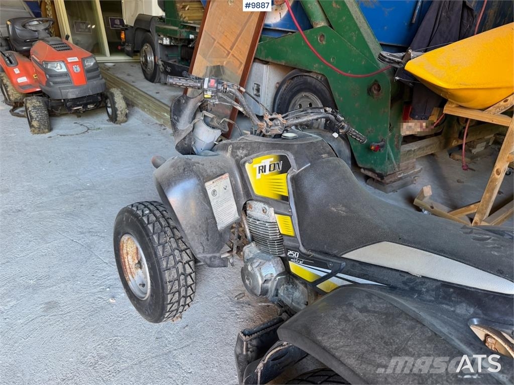 Triton 250 Mistral Mönkijät