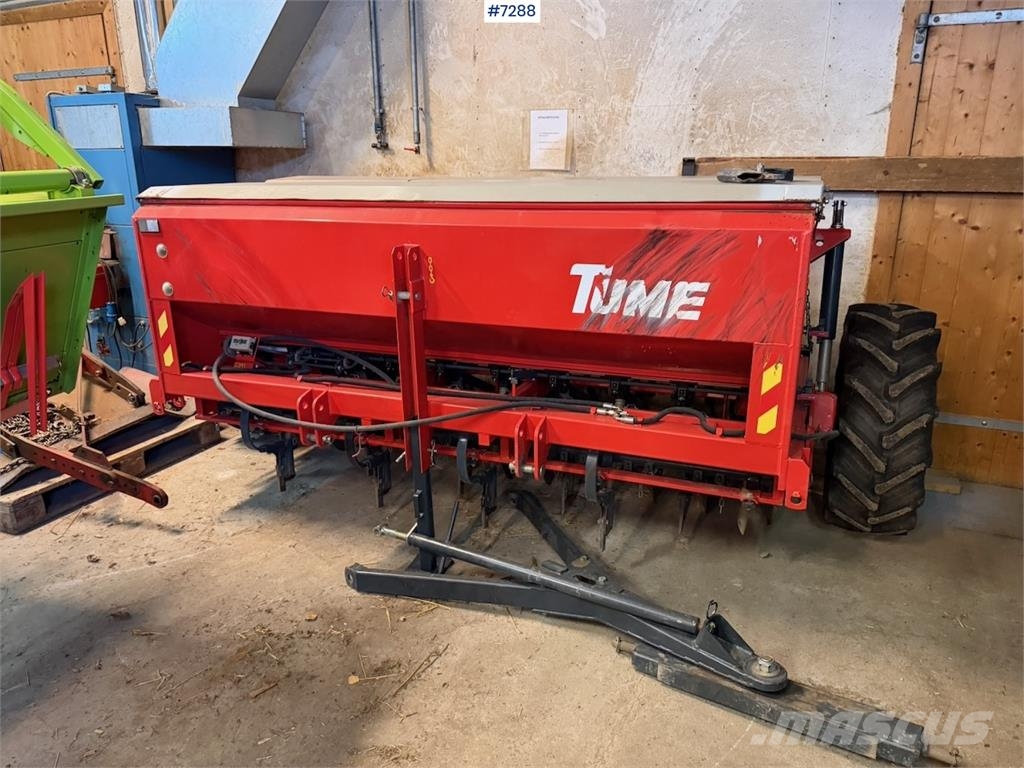 Tume HKL 2500 条播机