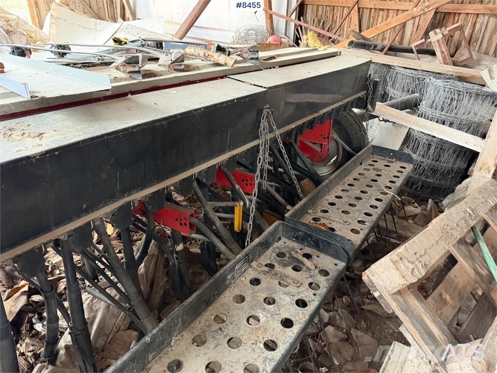 Tume KL 2500 مثاقيب