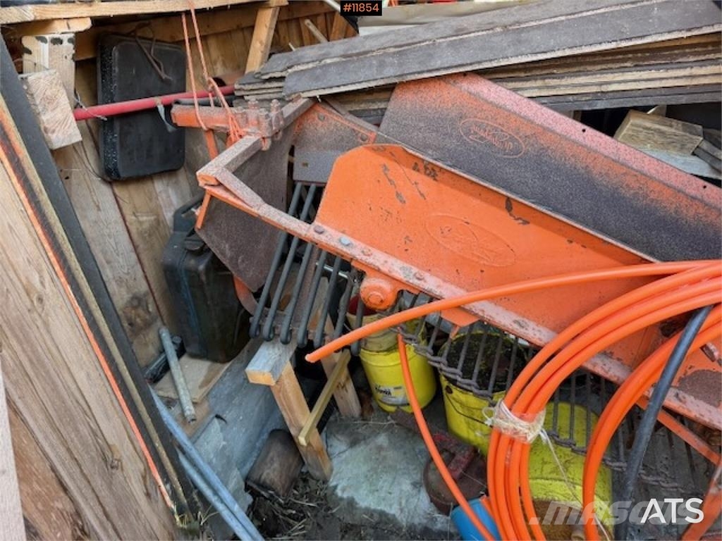 Underhaug potetopptaker ماكينات وملحقات زراعة أخرى