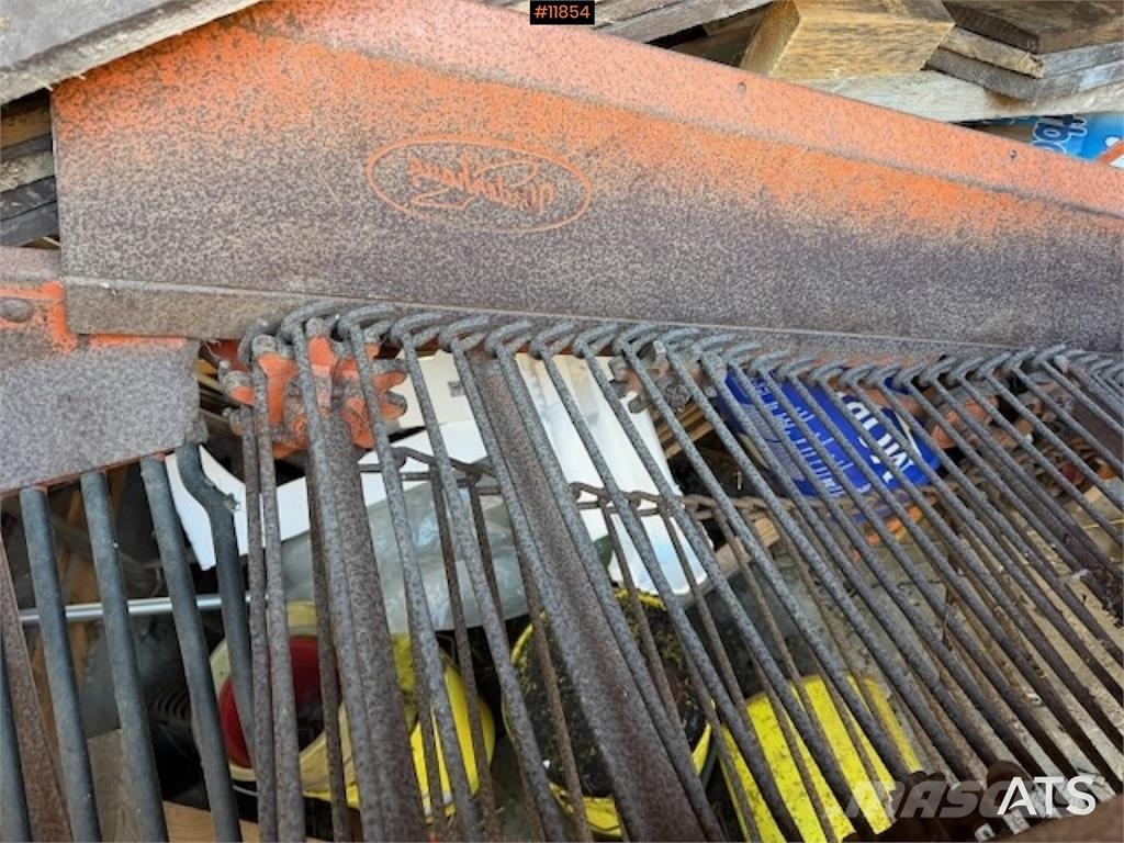Underhaug potetopptaker ماكينات وملحقات زراعة أخرى
