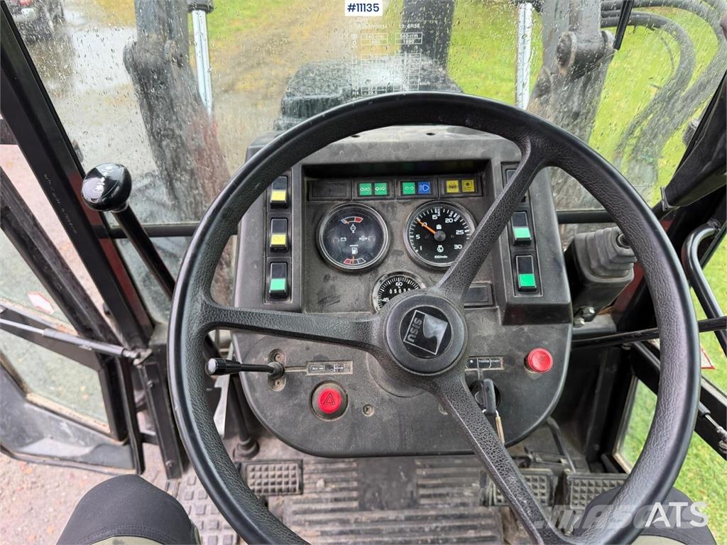 Valmet 665S-4 Traktorji