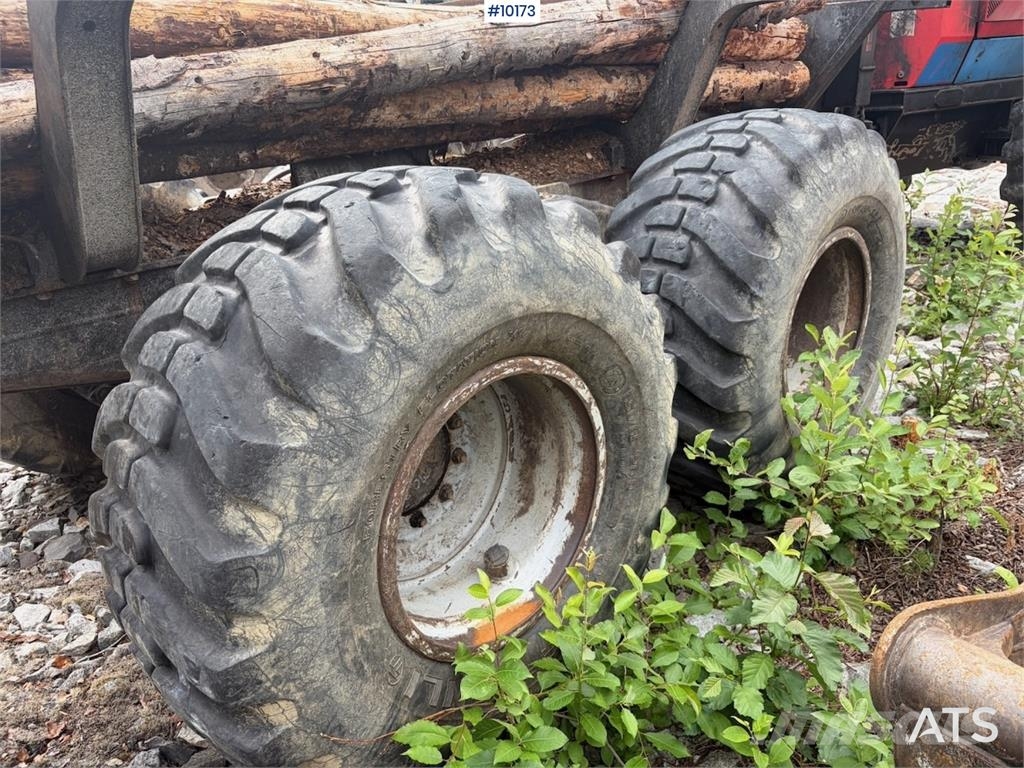 Valmet 890.1 Kuormatraktorinosturit