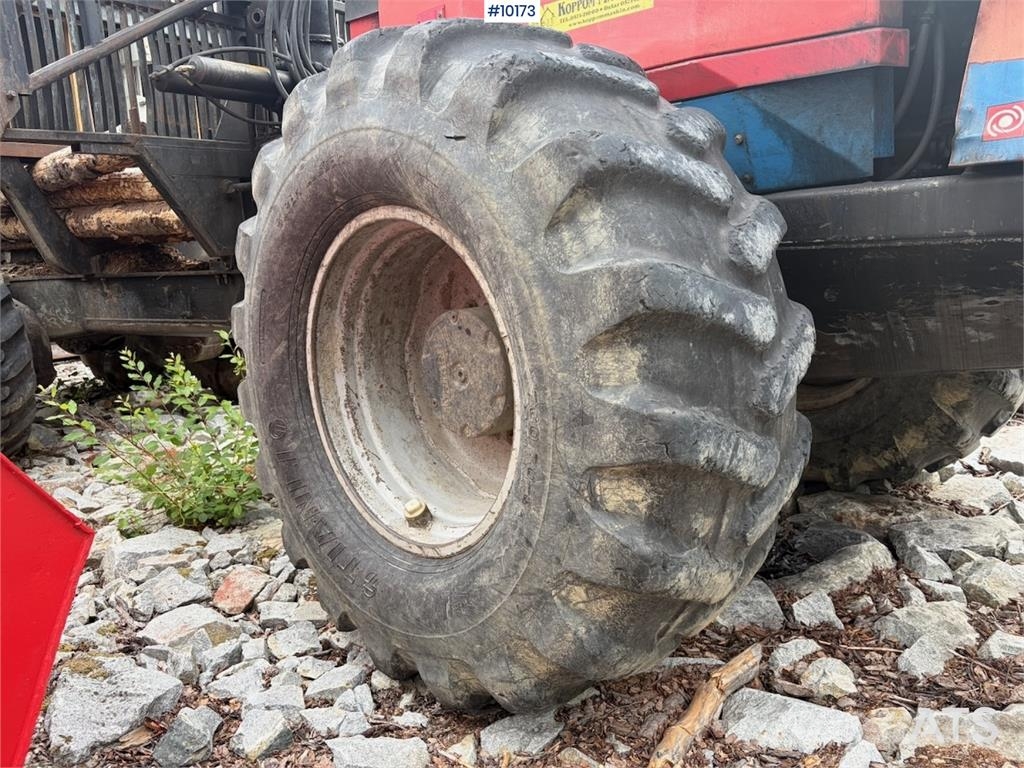Valmet 890.1 Kuormatraktorinosturit