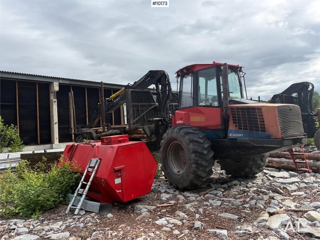Valmet 890.1 Kuormatraktorinosturit