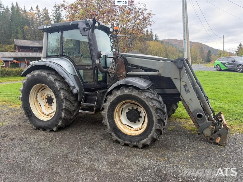Valtra M130-4 曳引機