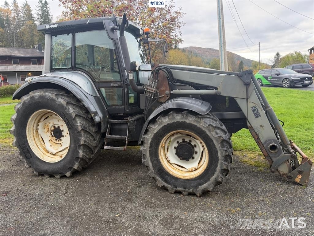 Valtra M130-4 曳引機