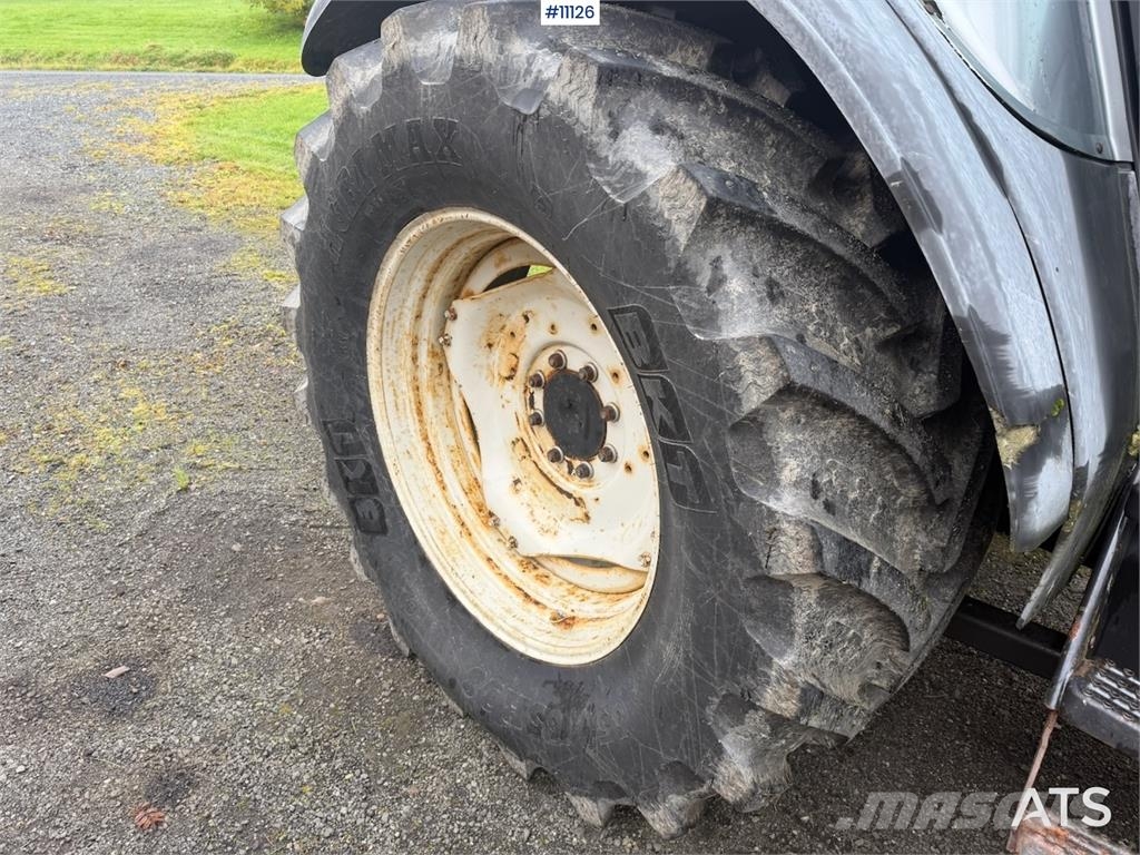 Valtra M130-4 曳引機