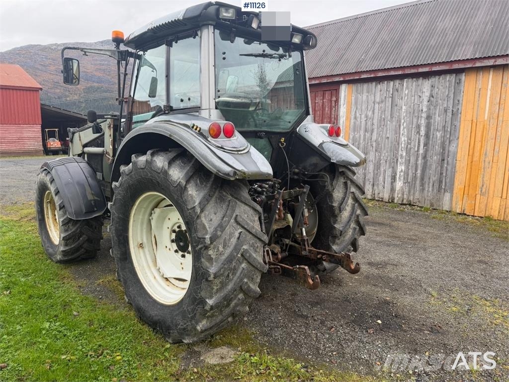Valtra M130-4 曳引機