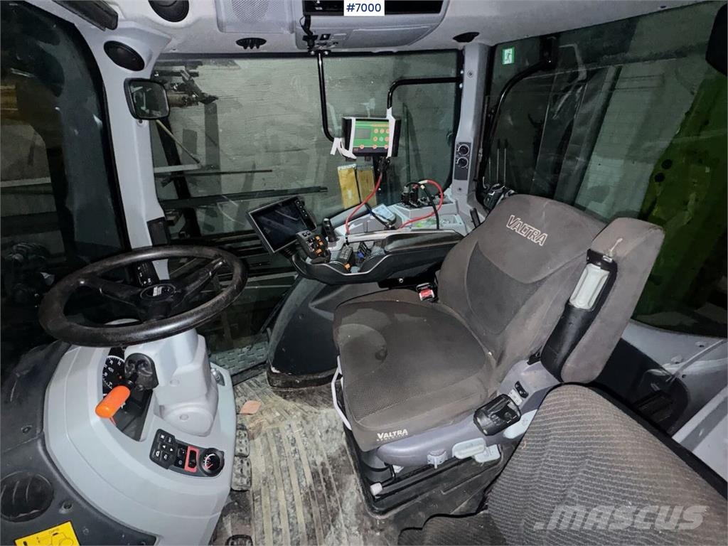 Valtra N174 Трактори