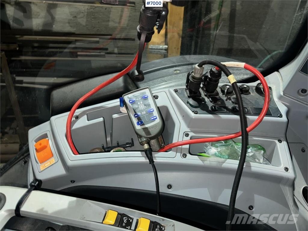 Valtra N174 Трактори