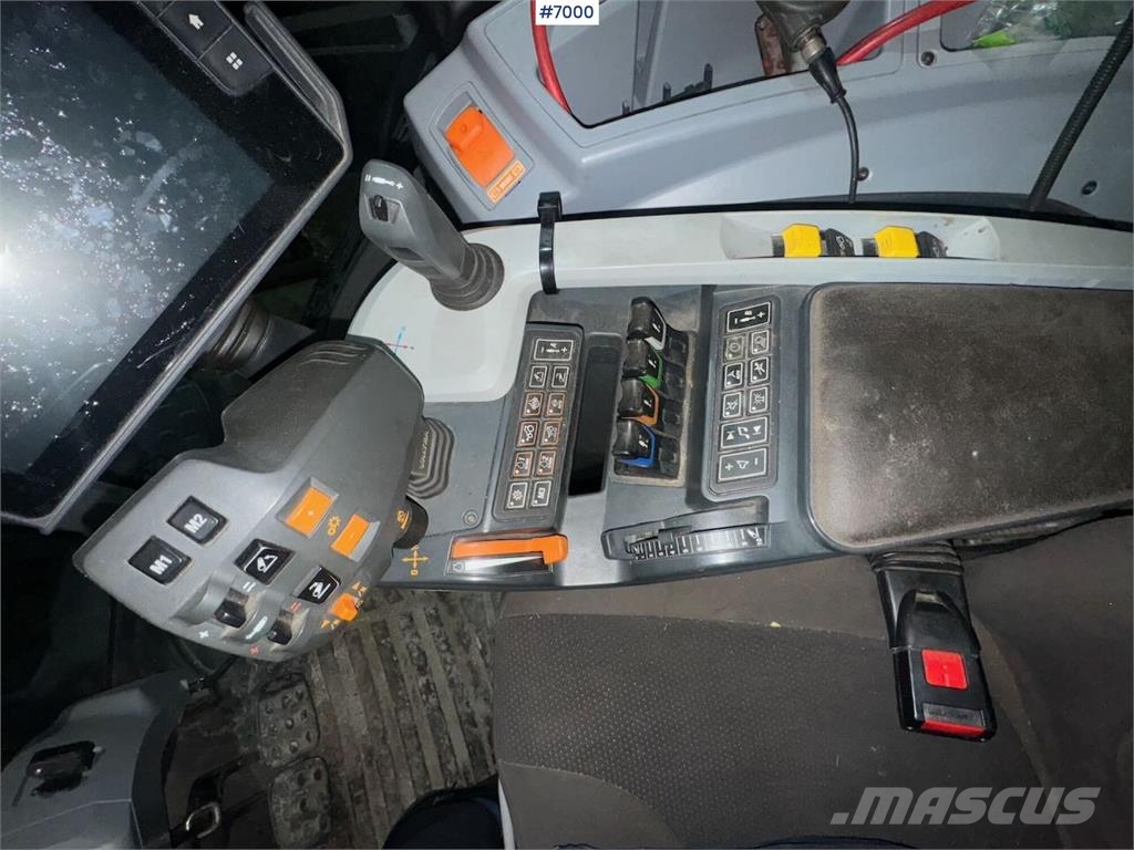 Valtra N174 Трактори
