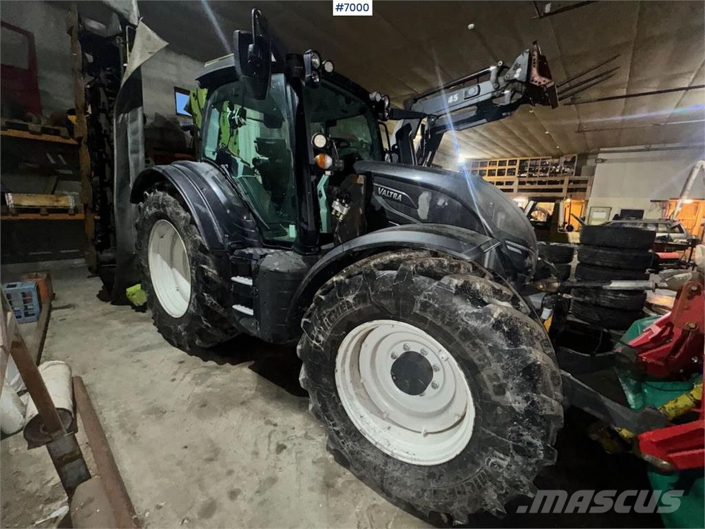 Valtra N174 Трактори