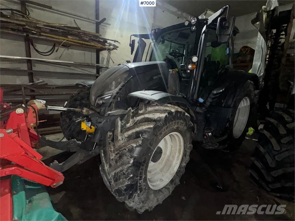 Valtra N174 Трактори