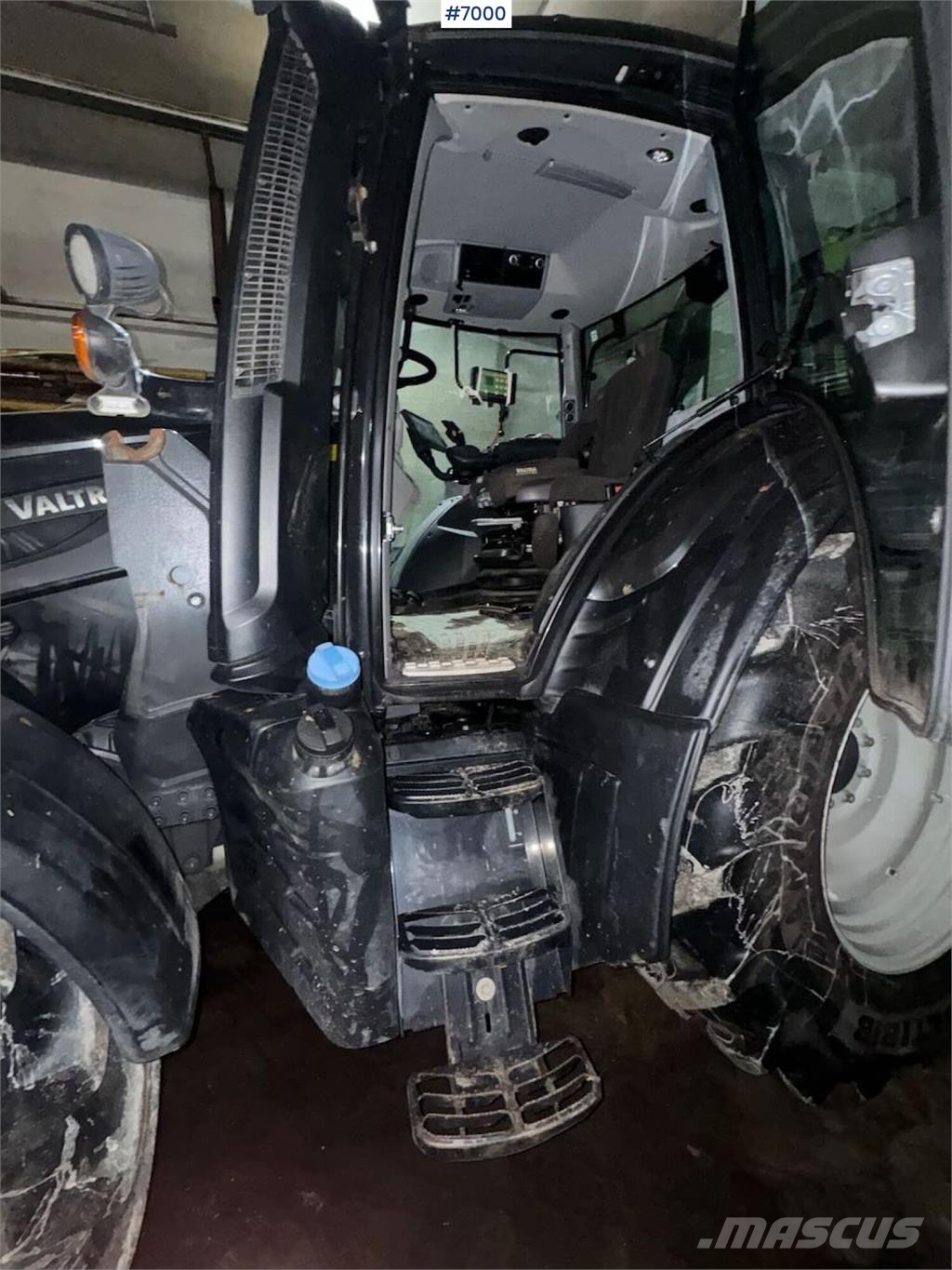 Valtra N174 Трактори