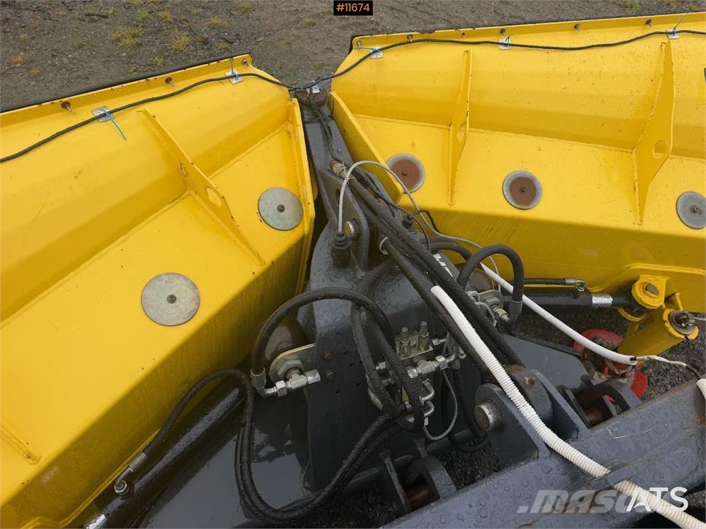 Valtra XM150 الجرارات