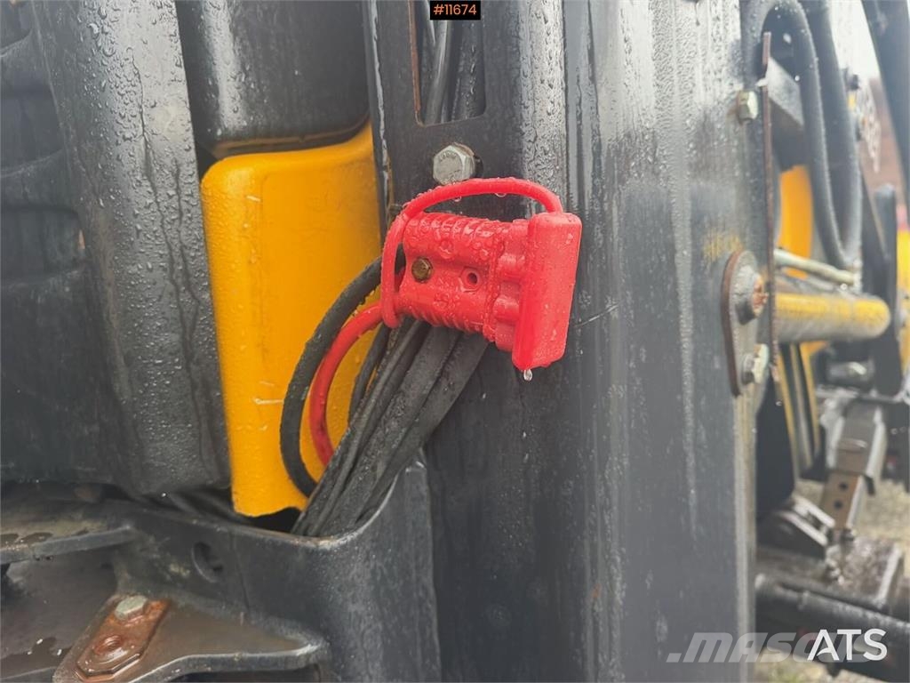 Valtra XM150 الجرارات